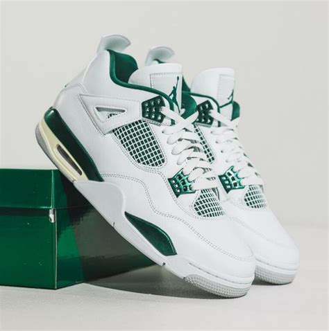 Lanseringsdato for Air Jordan 4 «Oxidized Green» (FQ8138.